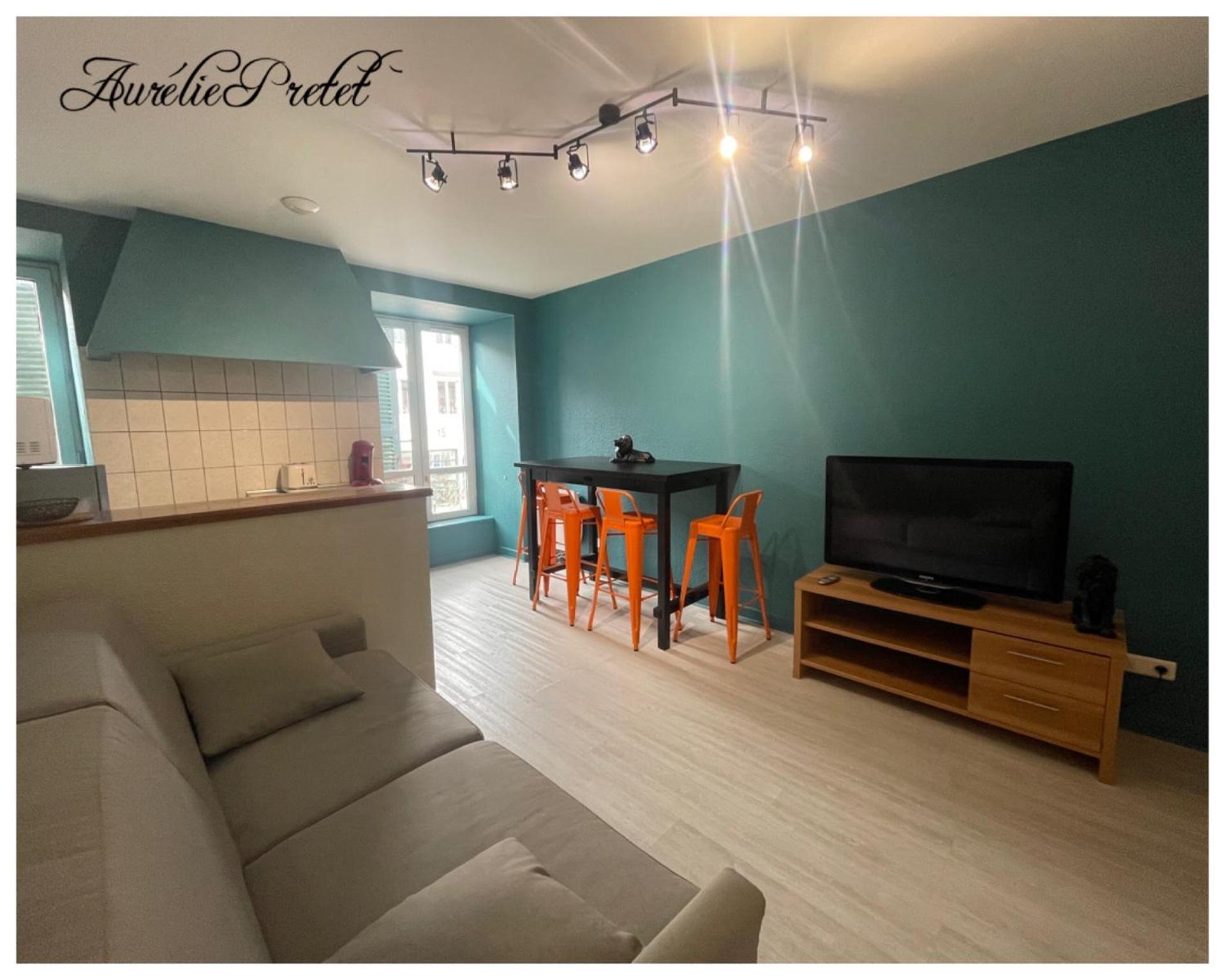 Appartement Porte Du Cantal Massiac Exteriér fotografie